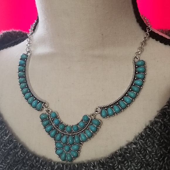 paparazzi Jewelry - Turquoise necklace, earrings and ring set